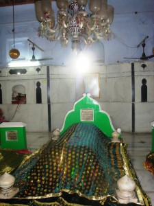 Grave of Khwaja Muhammad Masoom Sirhindi 3