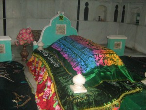 Grave of Khwaja Muhammad Masoom Sirhindi 4